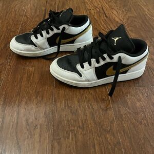 Jordan Kids Black and Gold Sneakers